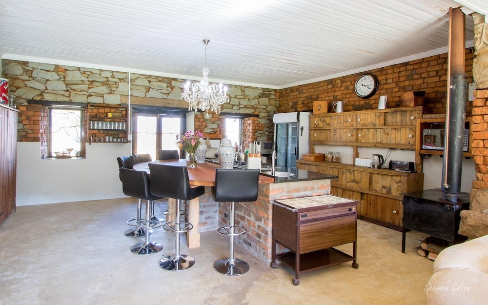 Flitwick Ranch - Old Cheese Factory Room 4 view 3
