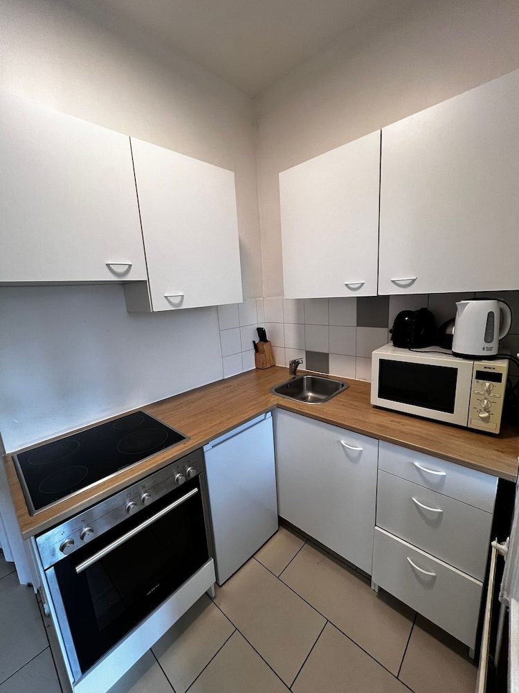 Cozy 2BR Apartment Near Schöpfwerk