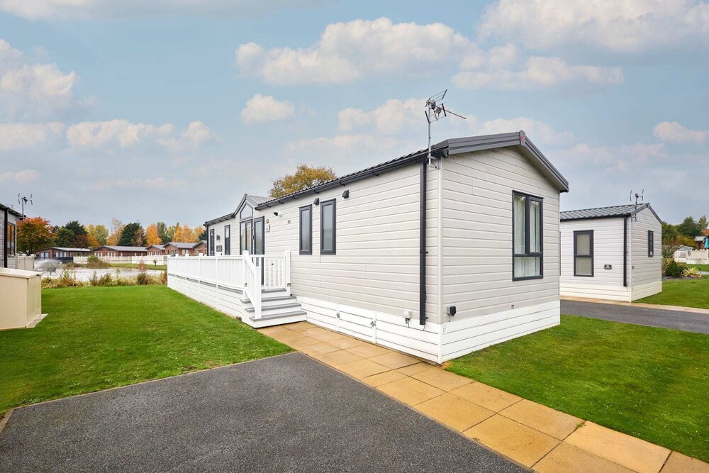 Host Stay Lakeview Winter