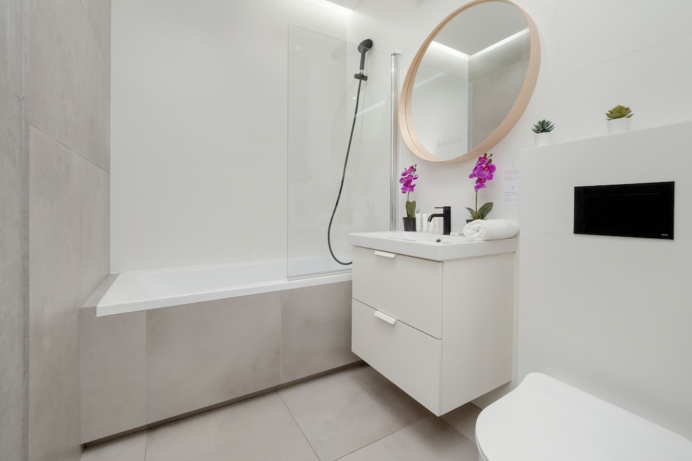 Łąkowa Apartment Łódź by Renters