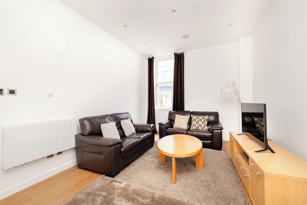 Superb Flats in the Heart of Edinburgh