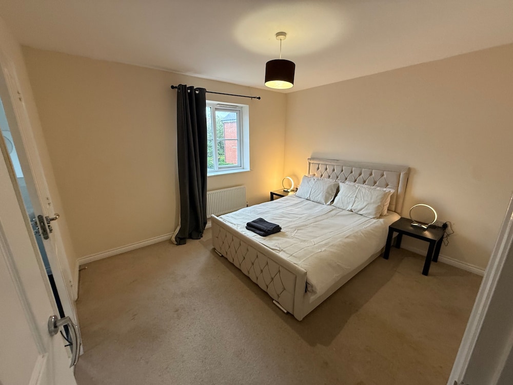 Charming Aylesbury Retreat With 4 Bedrooms