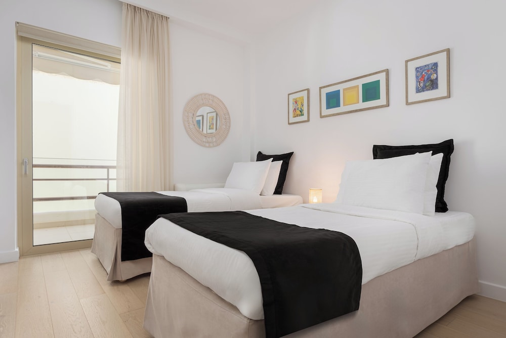 Vouliagmeni Serenity Residence