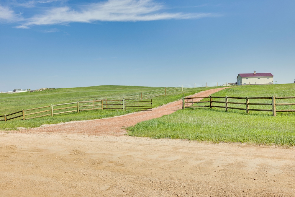 Mountain-view Colorado Getaway on 40 Private Acres view 2