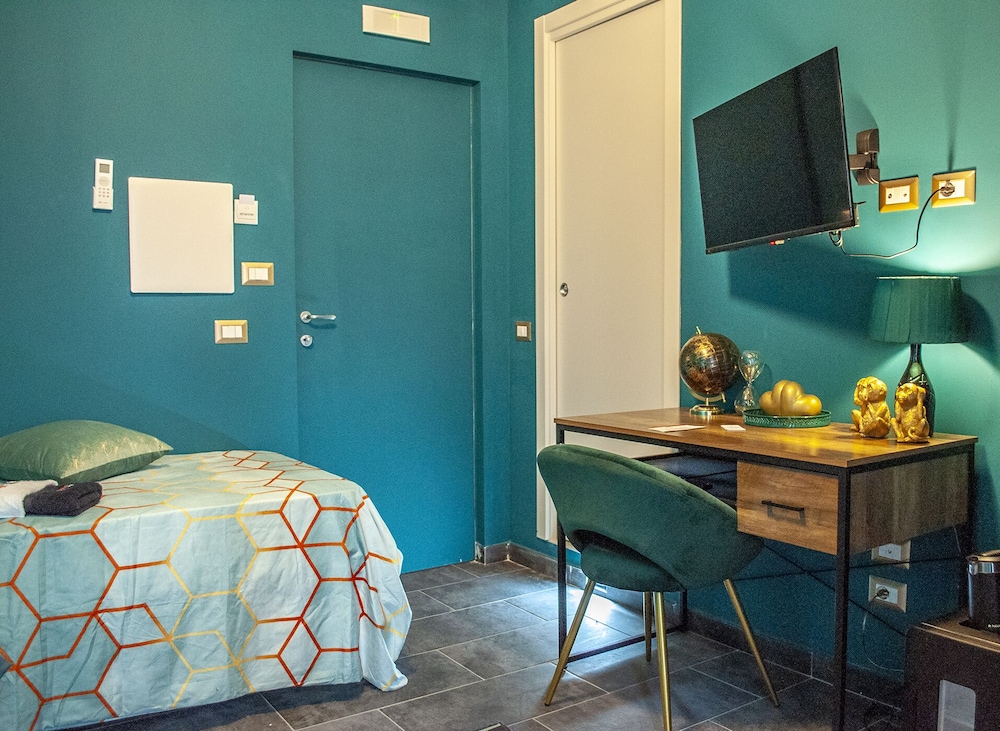 LH 51 Neapolitan Rooms