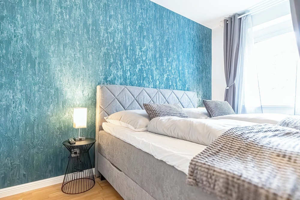 Nice 1BR 1LR Apartment City Center