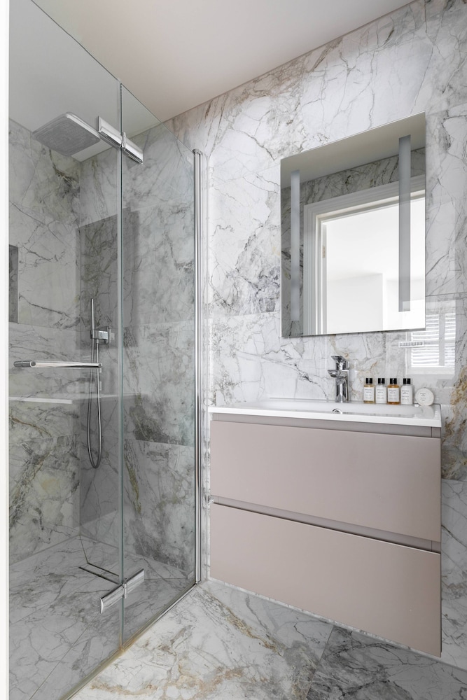 Priory Road III by Onefinestay