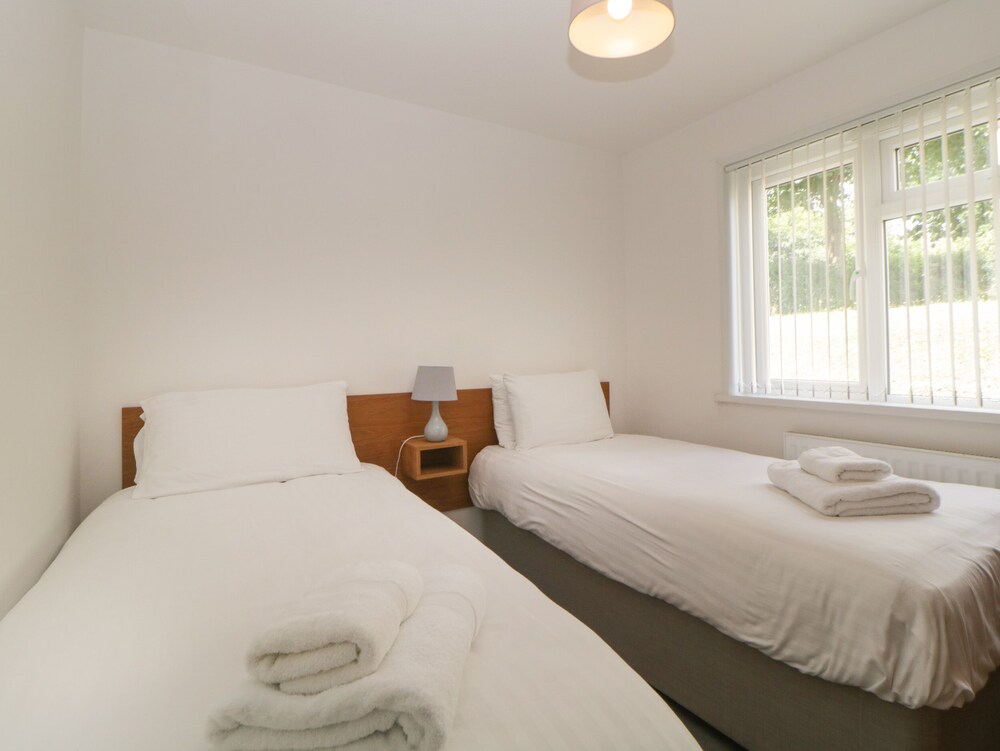 Harcombe House Bungalow 5