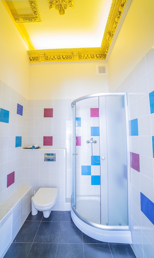 Mosaic Center Apartments