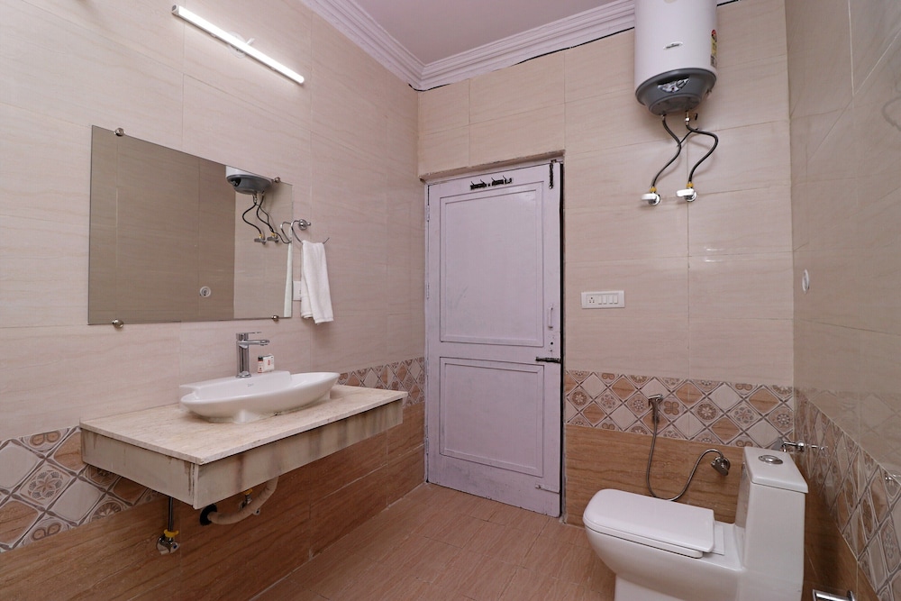 OYO 10661 DSR Classic