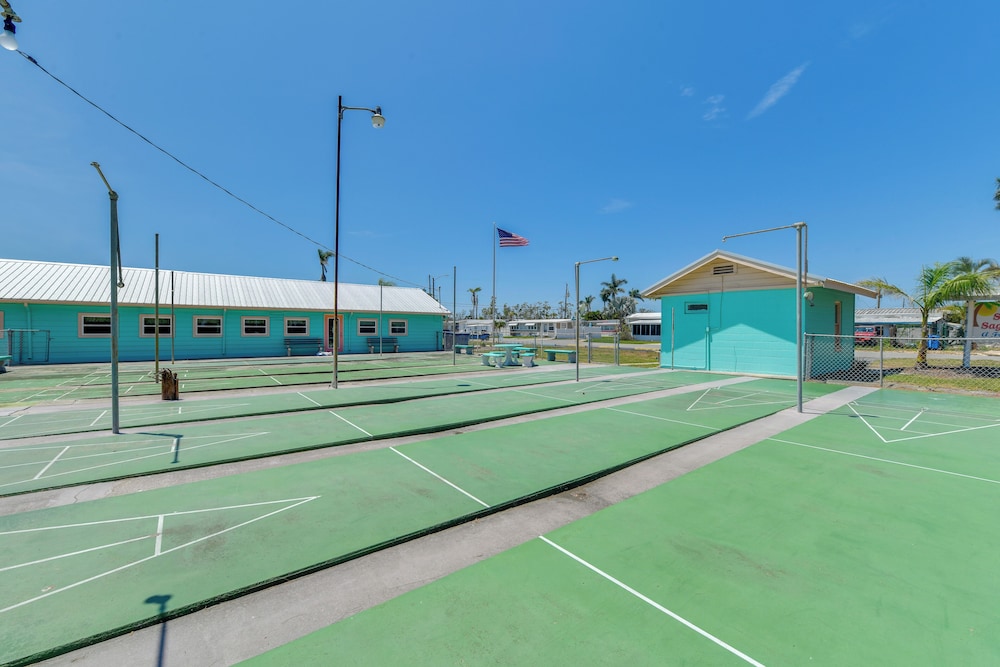 2 Mi to Anna Maria Island: Newly Built Home!