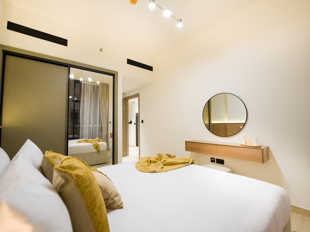 Easygo- Stylish 1bdr Binghatti Corner