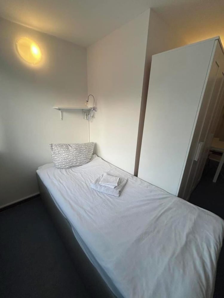 2-Rent Group Hostel Apartments SEN14