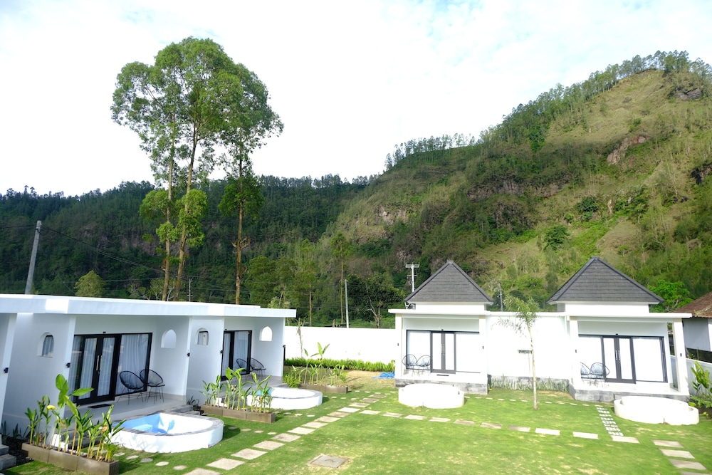 The Vici Batur Villa & Restaurant