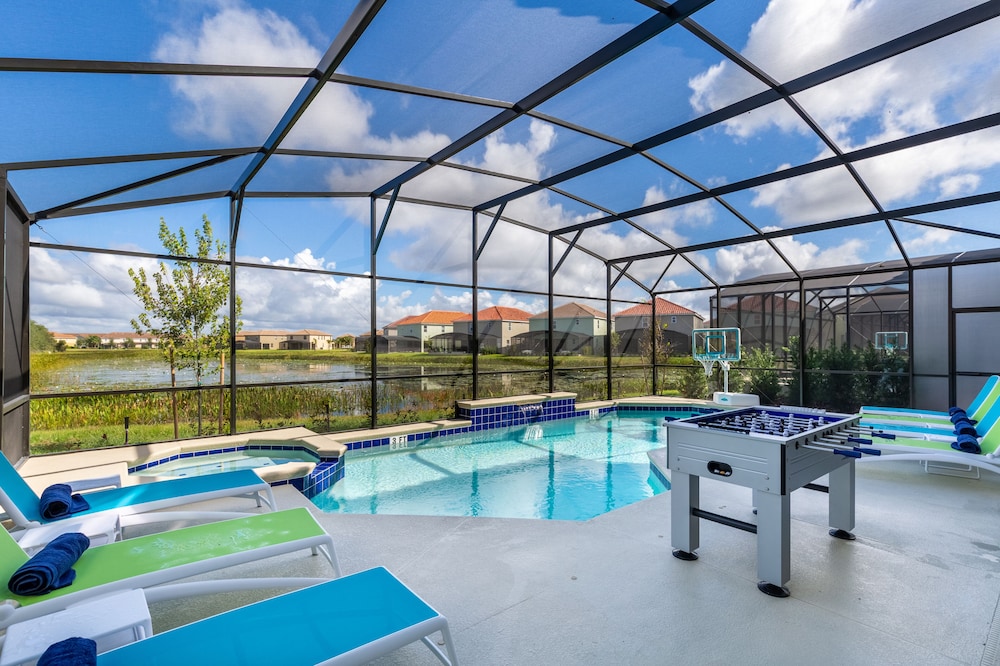 Solterra Resort - Luxury 10 Bedroom Homes - Image 3