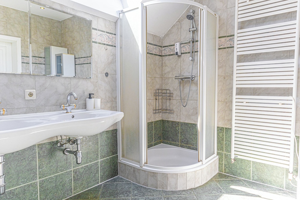 Luxury Garden Villa Sleeps 16 Guests