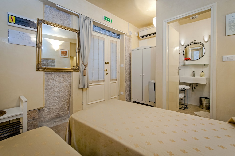 Rooms Sotto i Volti