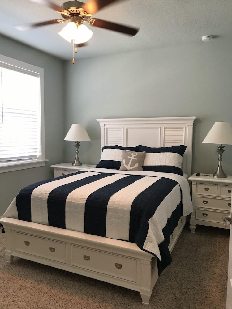 The Big Easy 4 Bedroom Home by RedAwning view 3