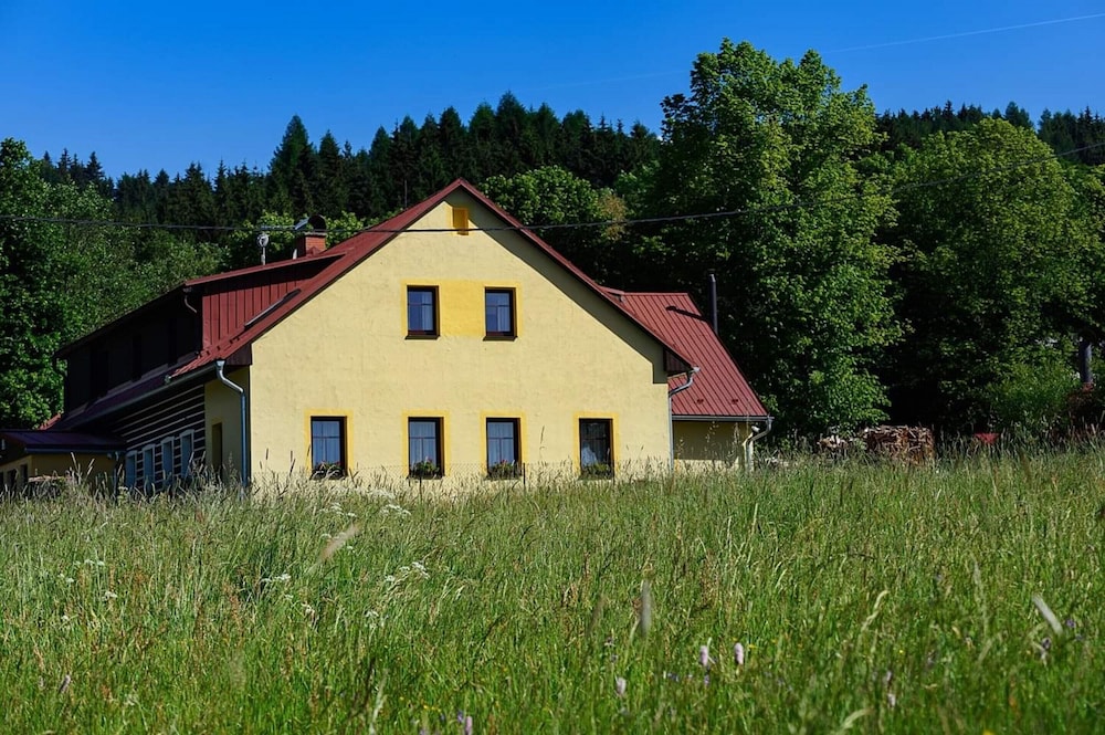 Villa Near Prkenny Dul With Sauna