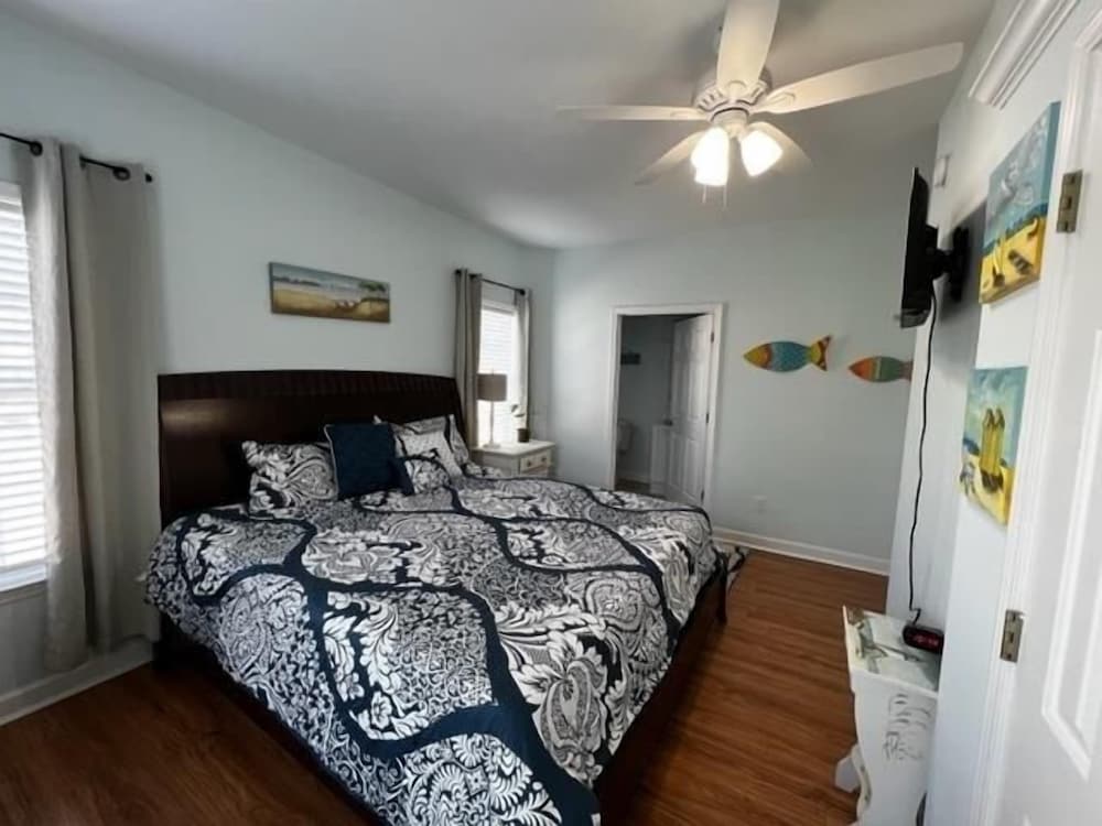 121 B 7th Ave South 4 Bedroom Home by RedAwning view 4