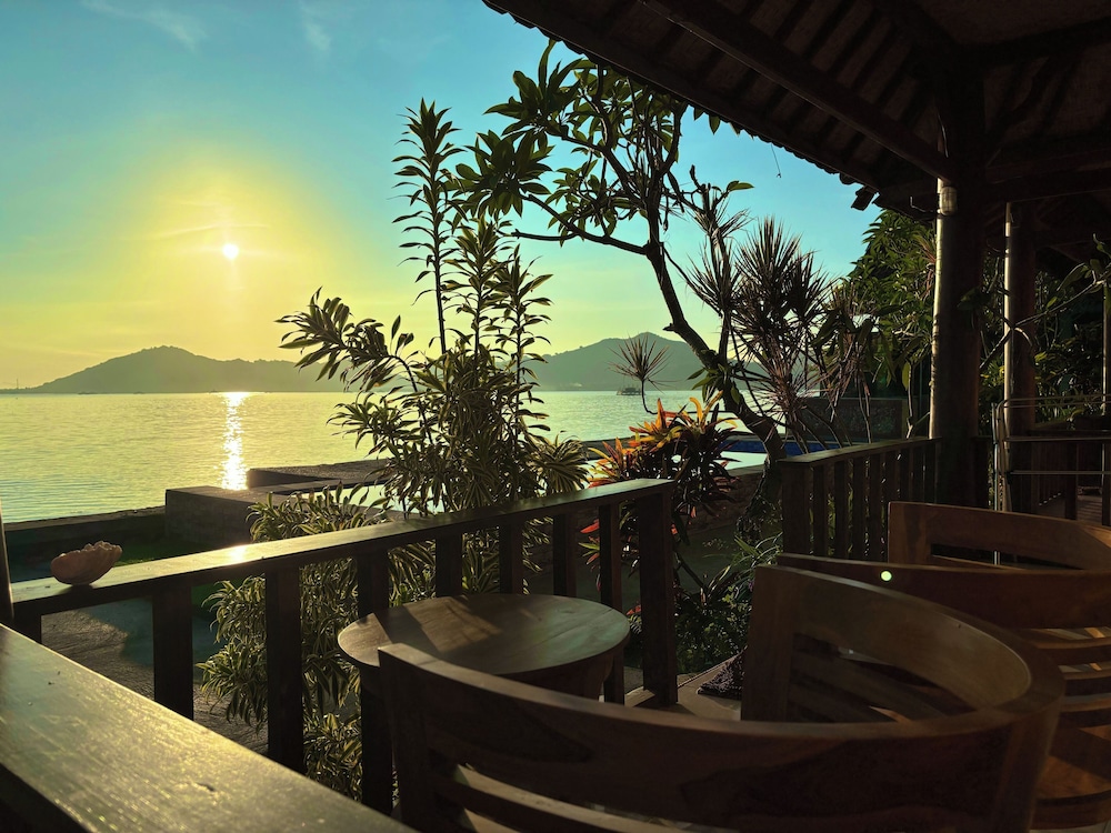 Krisna Bungalows & Restaurant