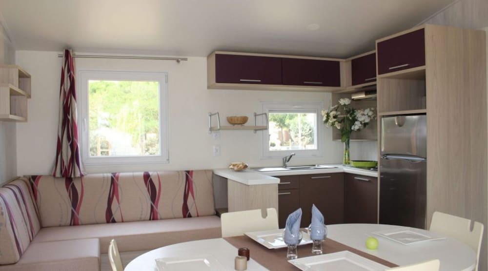 Mobilhome in Bessan With Terrace