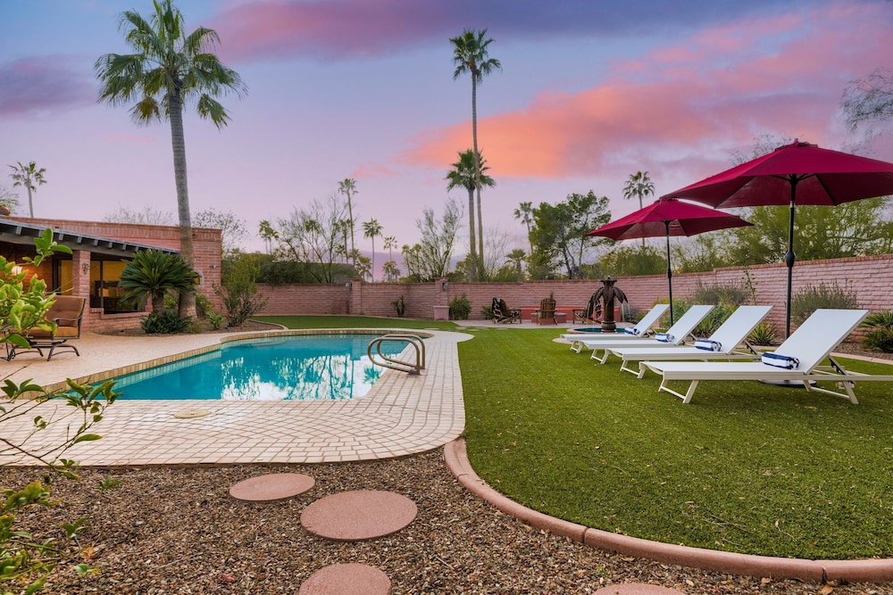 La Casona by Avantstay Gorgeous Spanish Style Oasis w Historic Charm Pool
