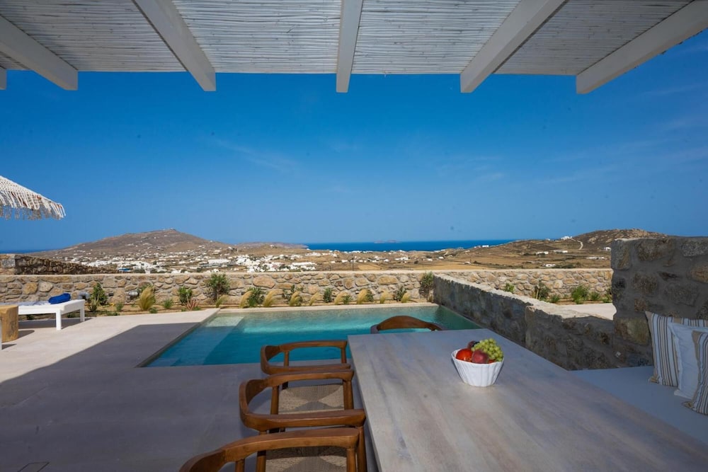 Sunrise Villa Sea View Private Pools