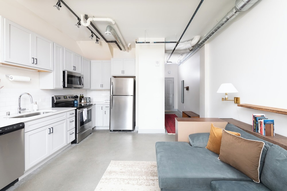Brewery District Apartment Near Fiserv with Rooftop, Gym, and Parking