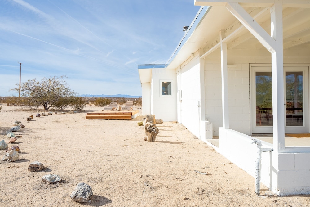 That Desert House - Hot Tub, Privacy & Desert Views! 3 Bedroom Home by RedAwning view 2