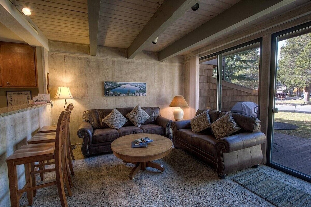 Lake Tahoe Vacations - Hawks View 3 Bedroom Home by RedAwning - Property Image 19