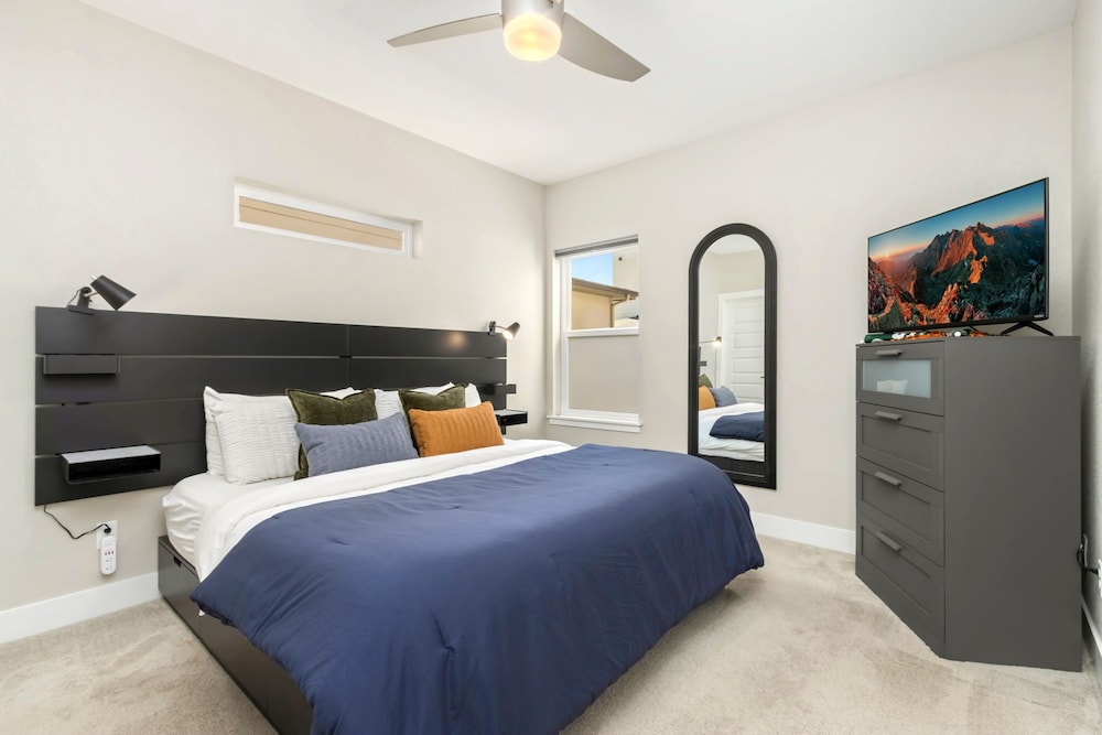 Rams Roost Rooftop Hot Tub, Patio & Family Fun