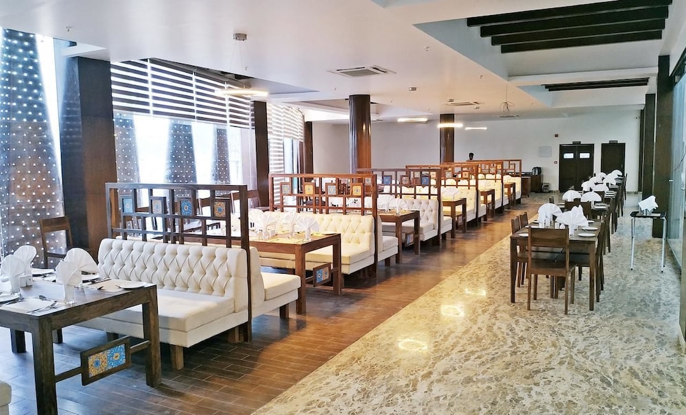 Food & Beverage