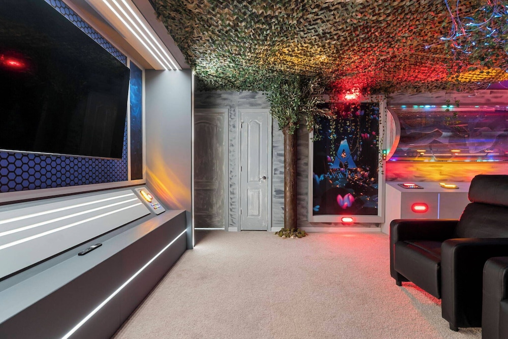 Luxury Home With Pool Game Room Cinema