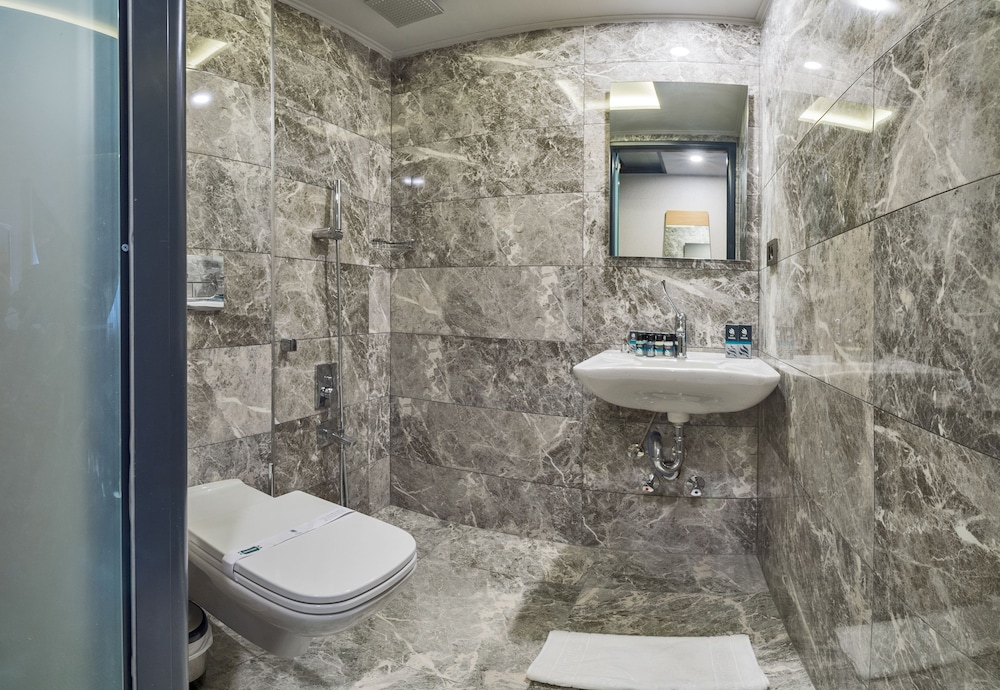 Genova Hotel - Image 53