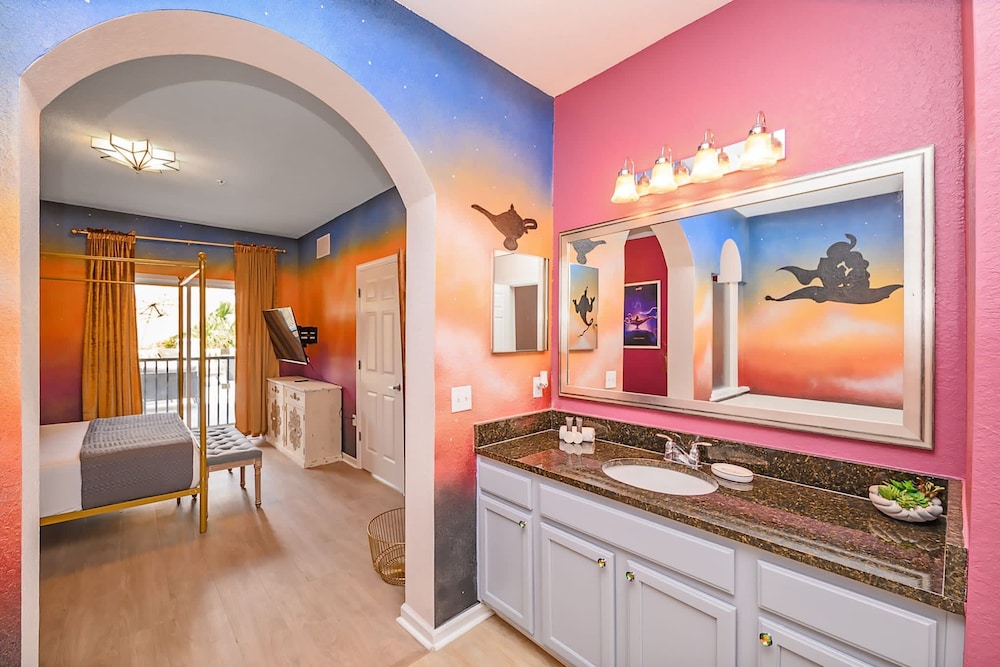 Upstay - Disney Themed Apartment w Luxury Patio