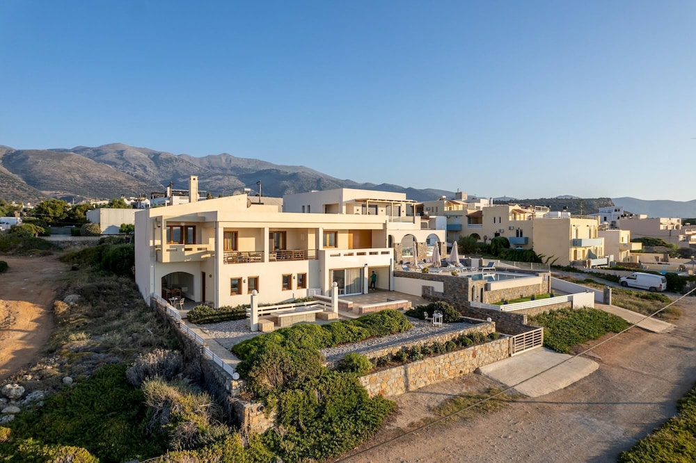 Ascuri Apartment by Estia view 4