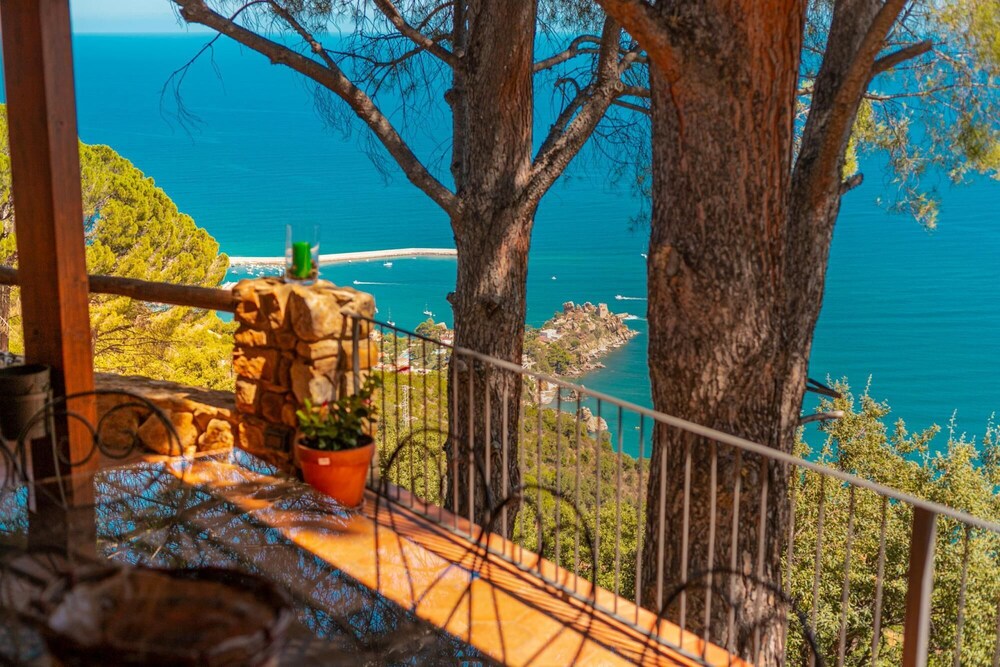 Villa dei Castagni con Vista Mare by Wonderful Italy view 4
