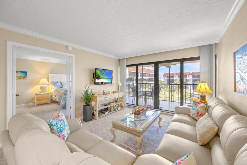 Pointe Santo B32 2 Bedroom Condo