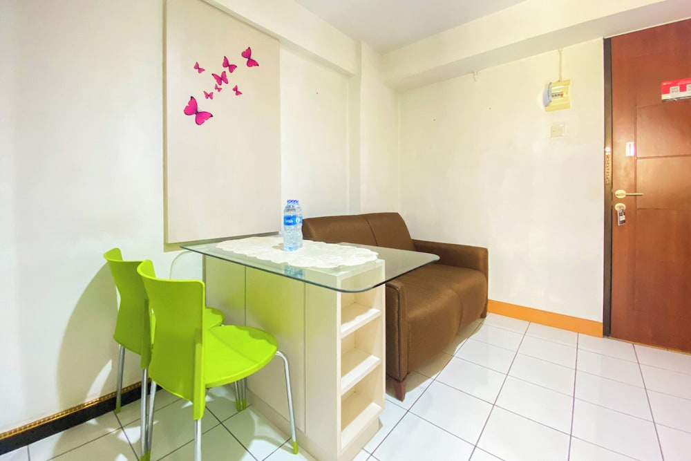 Homey 2Br With Modern Design Kebagusan City Apartment