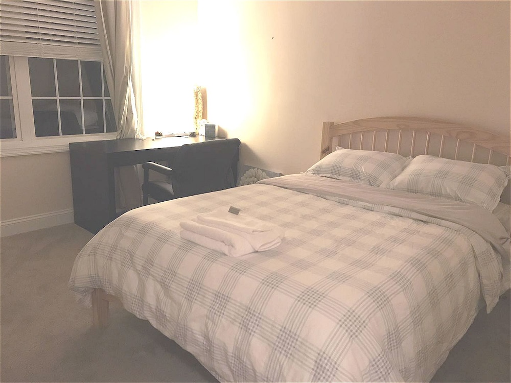 Rooms in Family House in Salem Boston