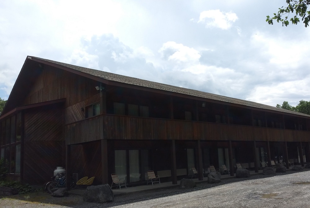 Catskill Mountain Lodge - Property Image 15
