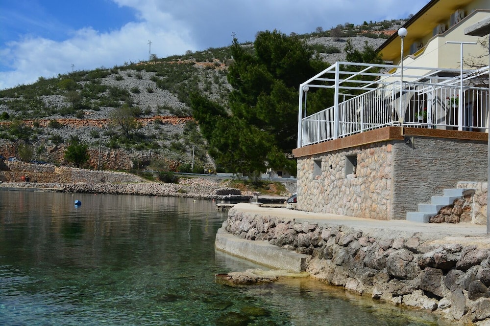 Maris - Next to the Beach - A1