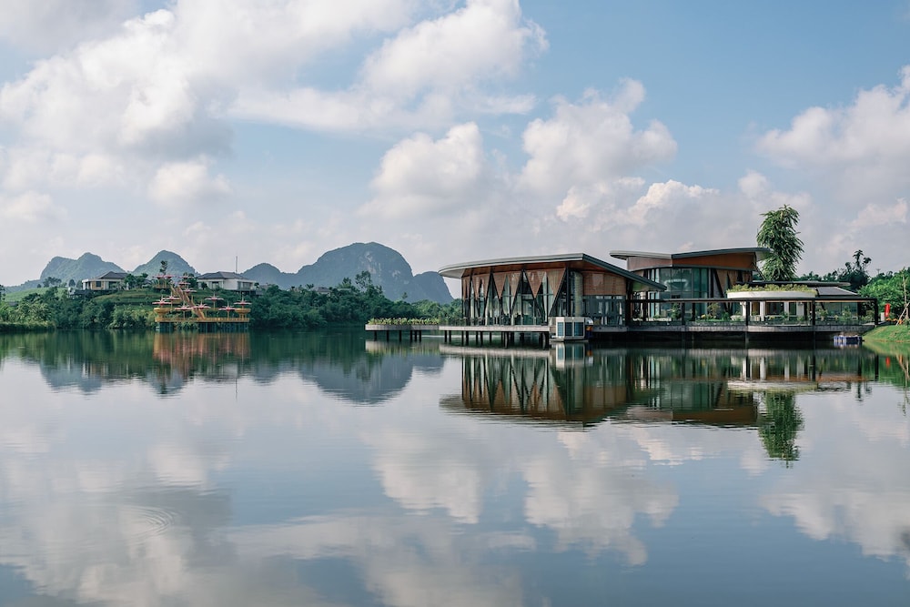 Lamori Resort & Spa