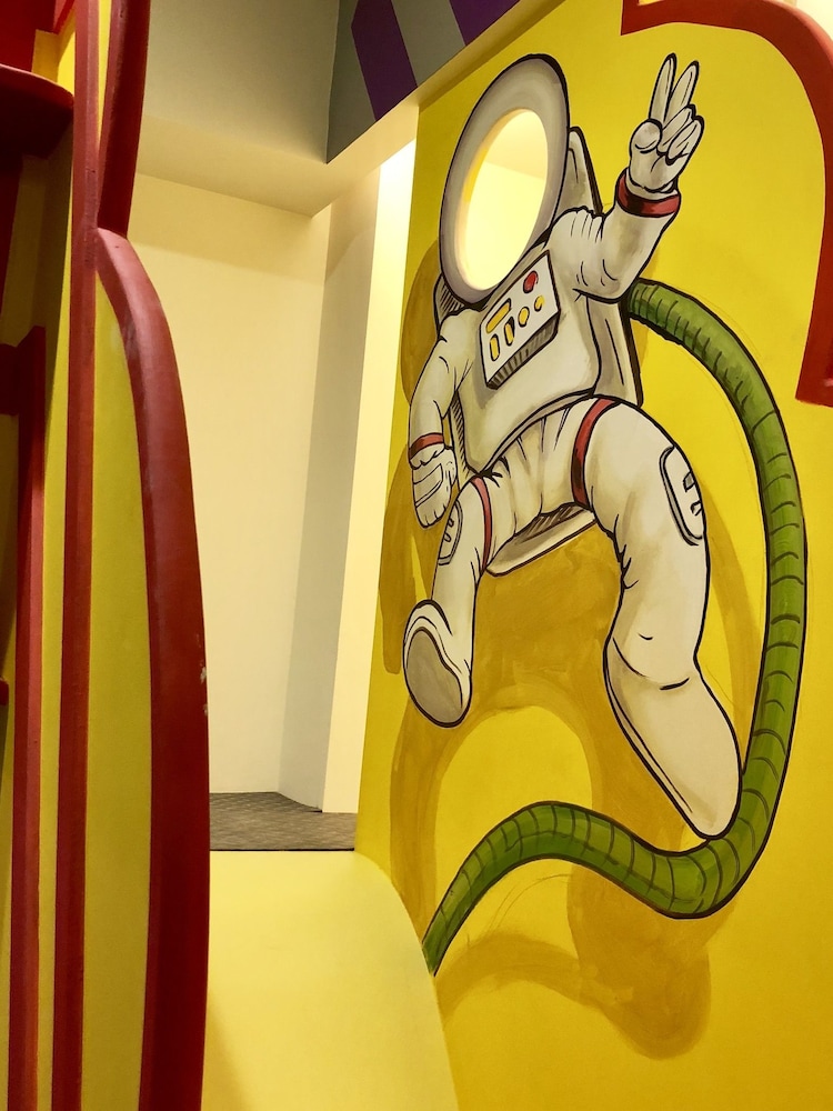 Fun Holiday Hostel