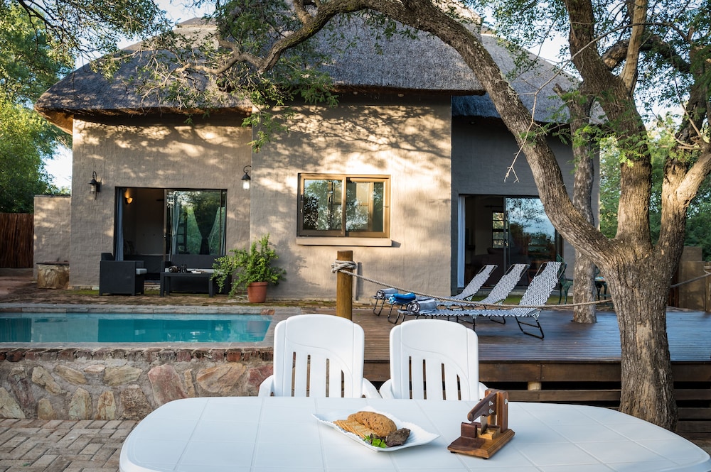 Nkanyi Wildlife House & Cottage view 4