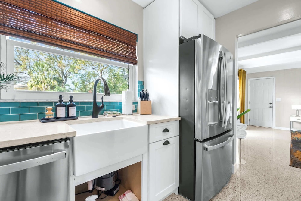 Bay Crest House Stay for 10!