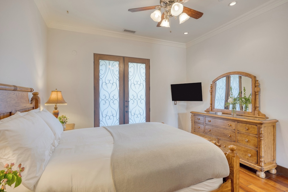 Keys Creek Main House by Avantstay Luxury 9bdr Estate view 2