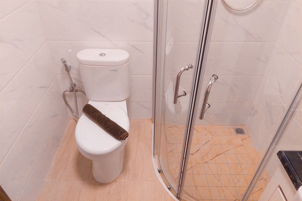 Elegant and Comfort 3BR at Sky House BSD Apartment
