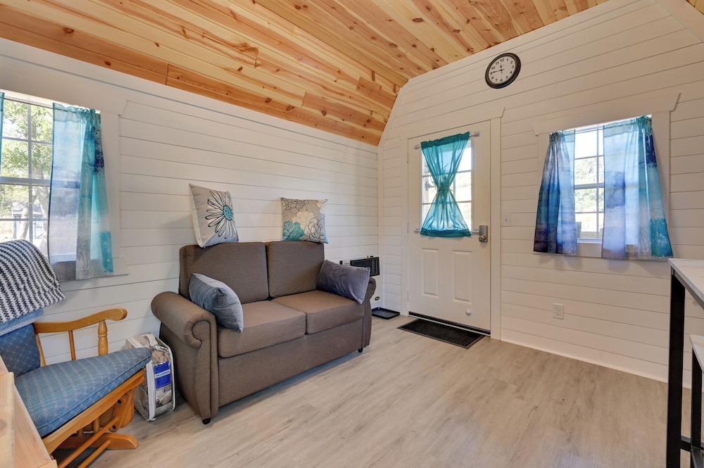 Steamboat Rock Cabin Near Trails & River!